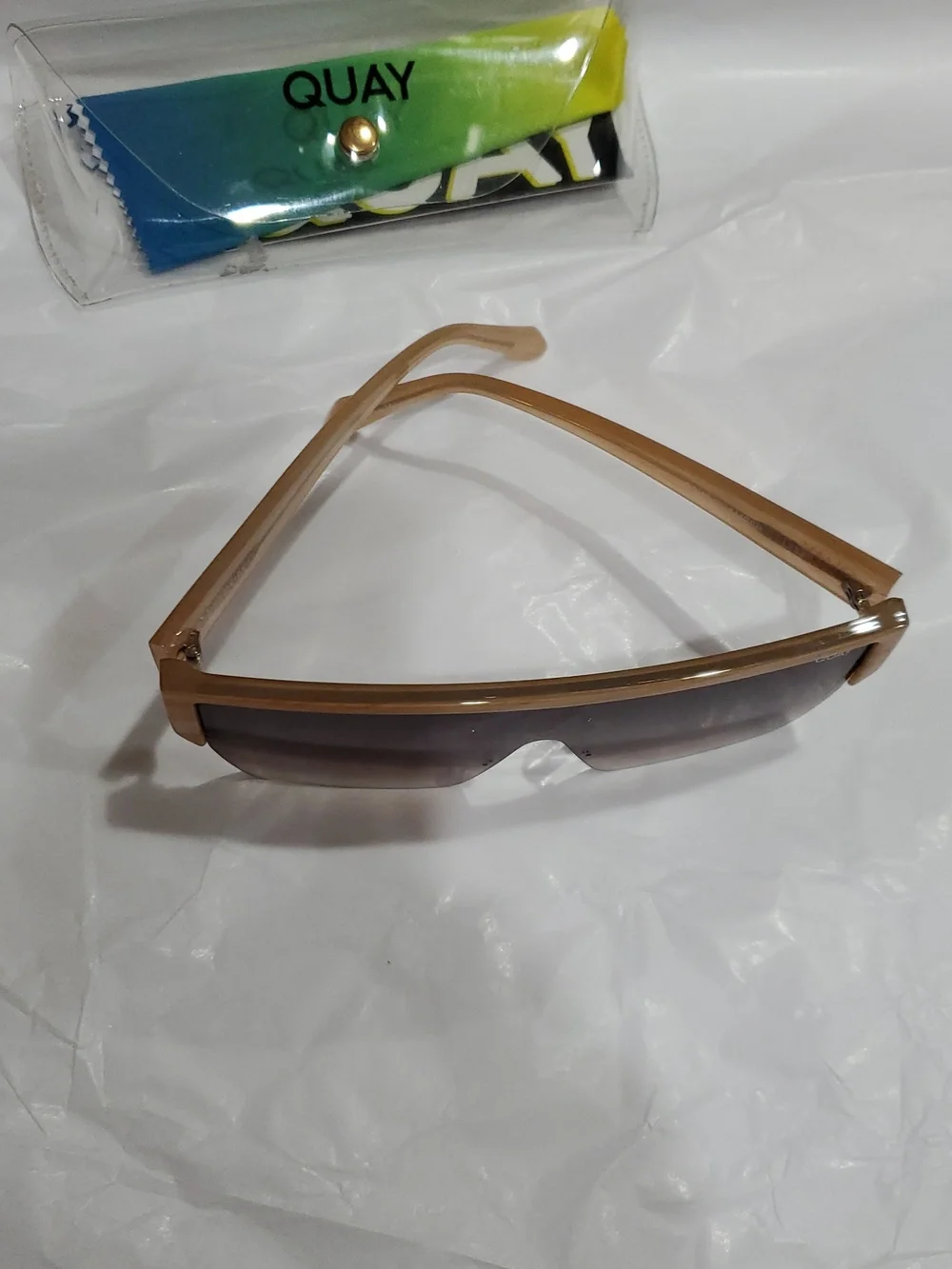 Quay Australia Echo Chamber Ivory frame‎ Brown lens shield flat brow sunglasses